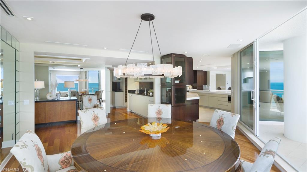 8231 Bay Colony DR # 1 Unit: Penthouse 1