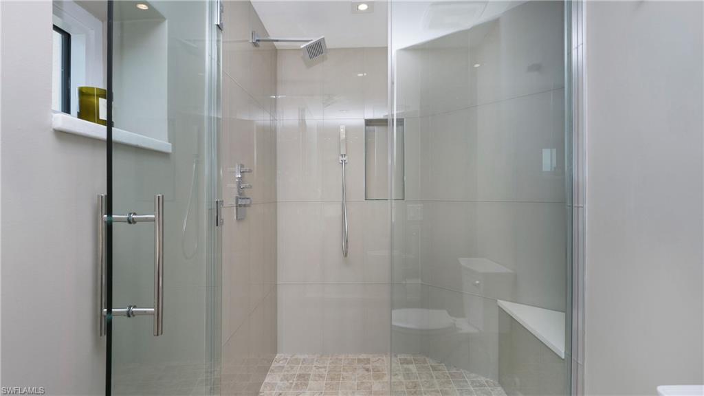 8231 Bay Colony DR # 1 Unit: Penthouse 1