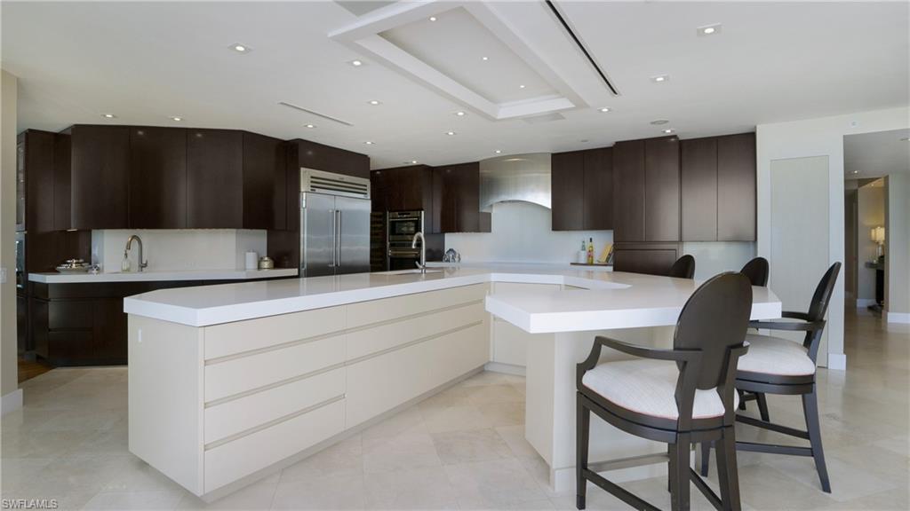 8231 Bay Colony DR # 1 Unit: Penthouse 1