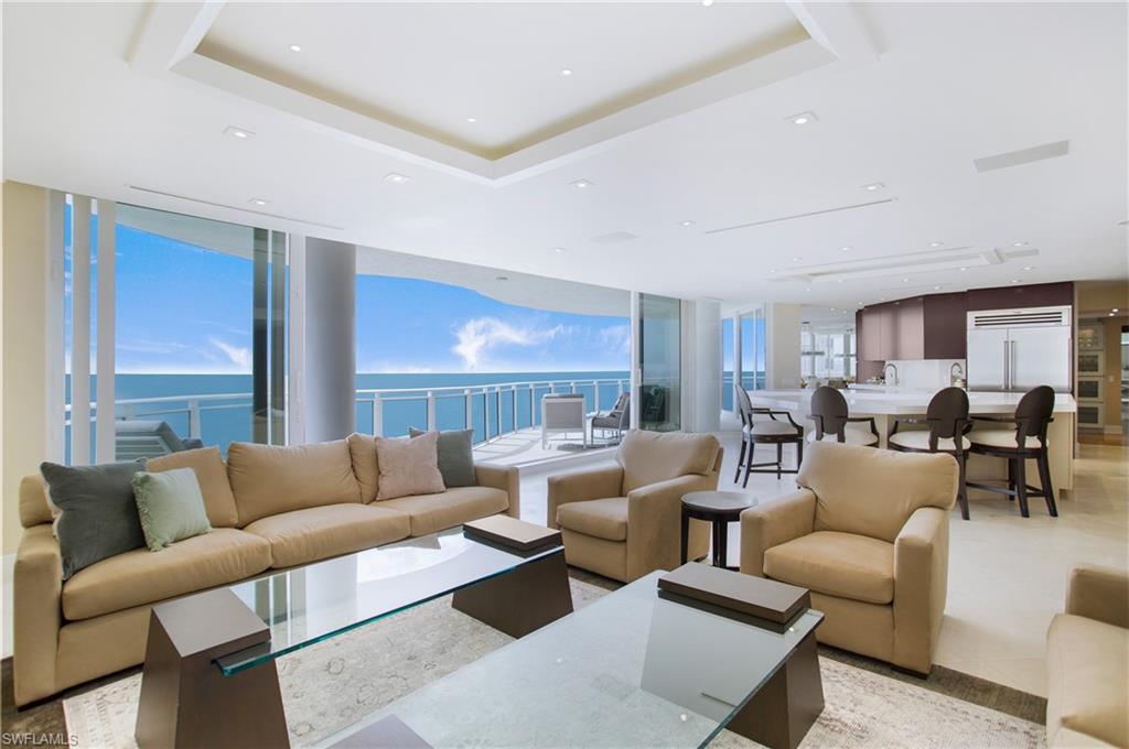 8231 Bay Colony DR # 1 Unit: Penthouse 1