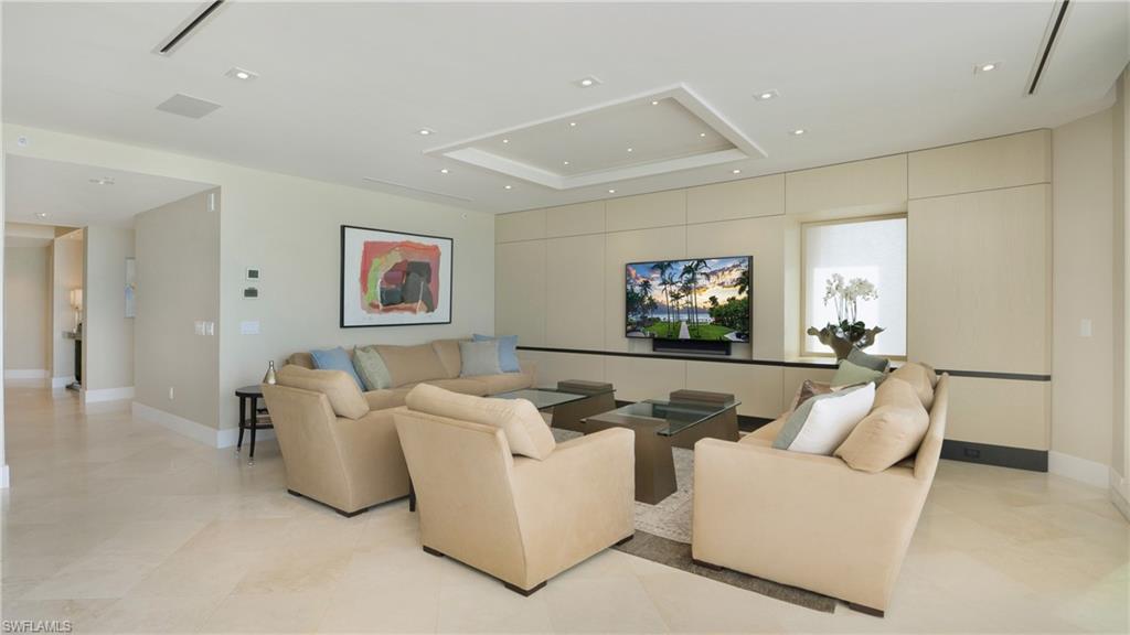 8231 Bay Colony DR # 1 Unit: Penthouse 1