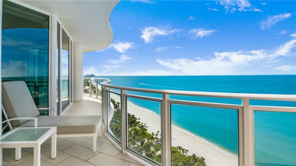 8231 Bay Colony DR # 1 Unit: Penthouse 1