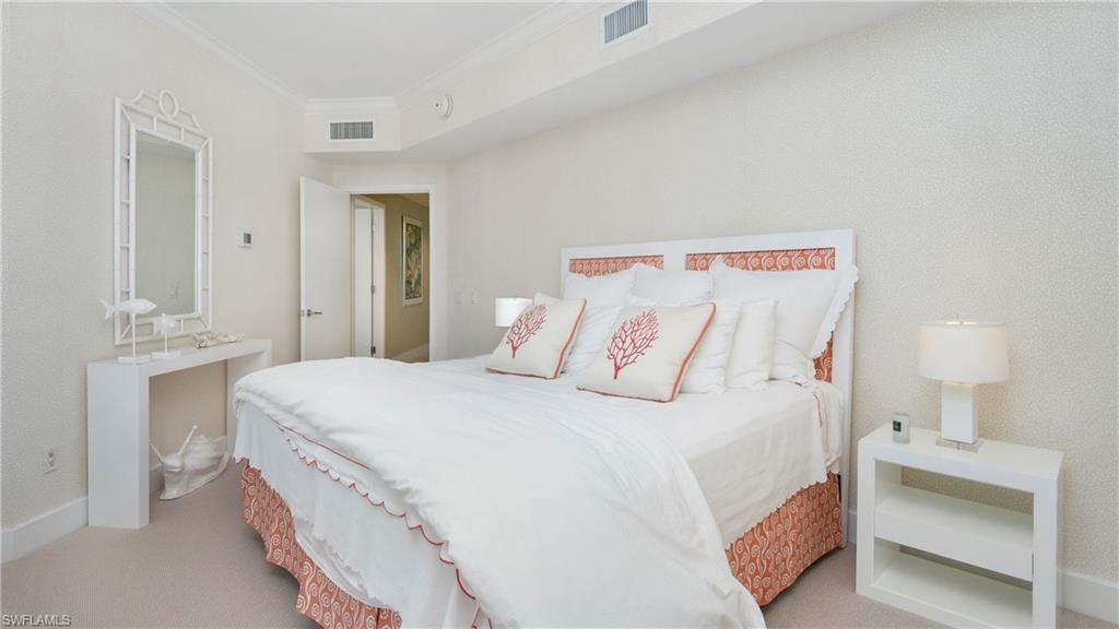 8231 Bay Colony DR # 1 Unit: Penthouse 1