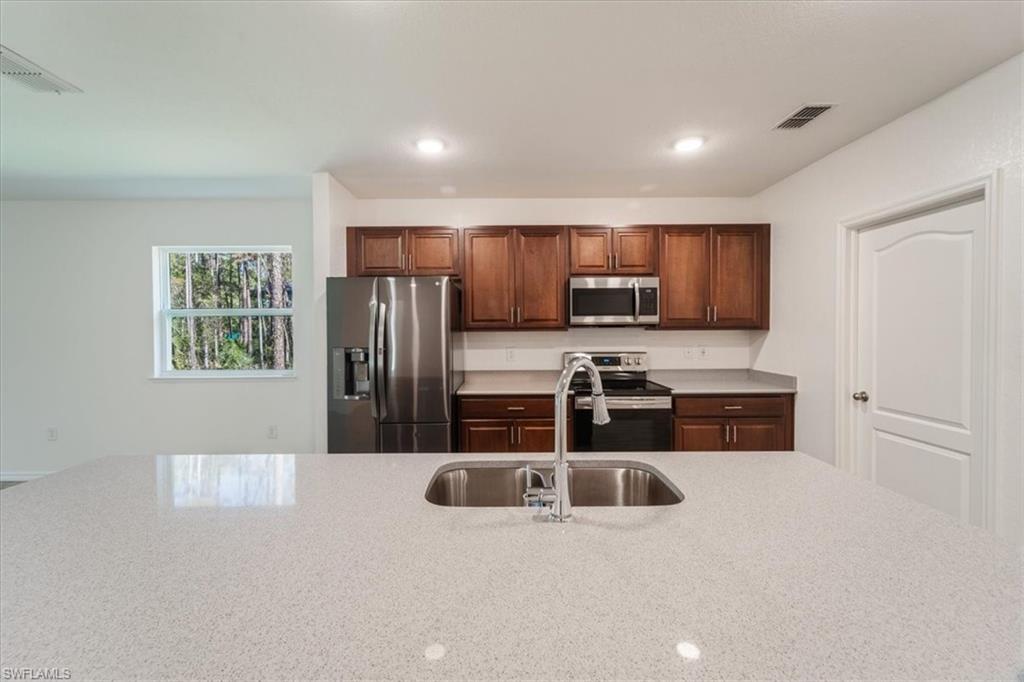 487 Desoto BLVD S