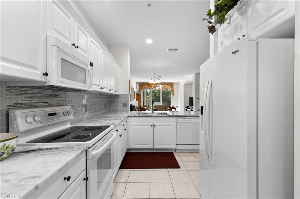 4864 Hampshire CT # 104 Unit: # 9-104