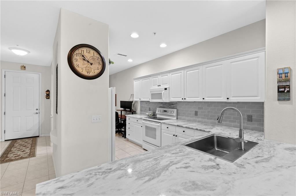4864 Hampshire CT # 104 Unit: # 9-104