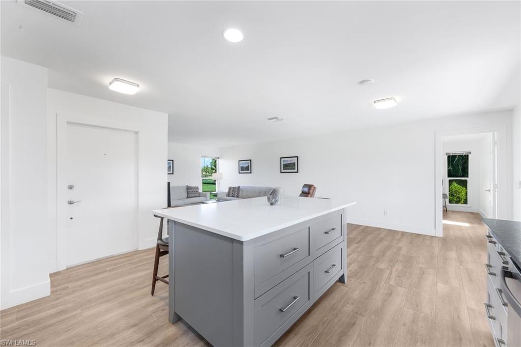 4193 Lakewood BLVD # 15 Unit: E-15