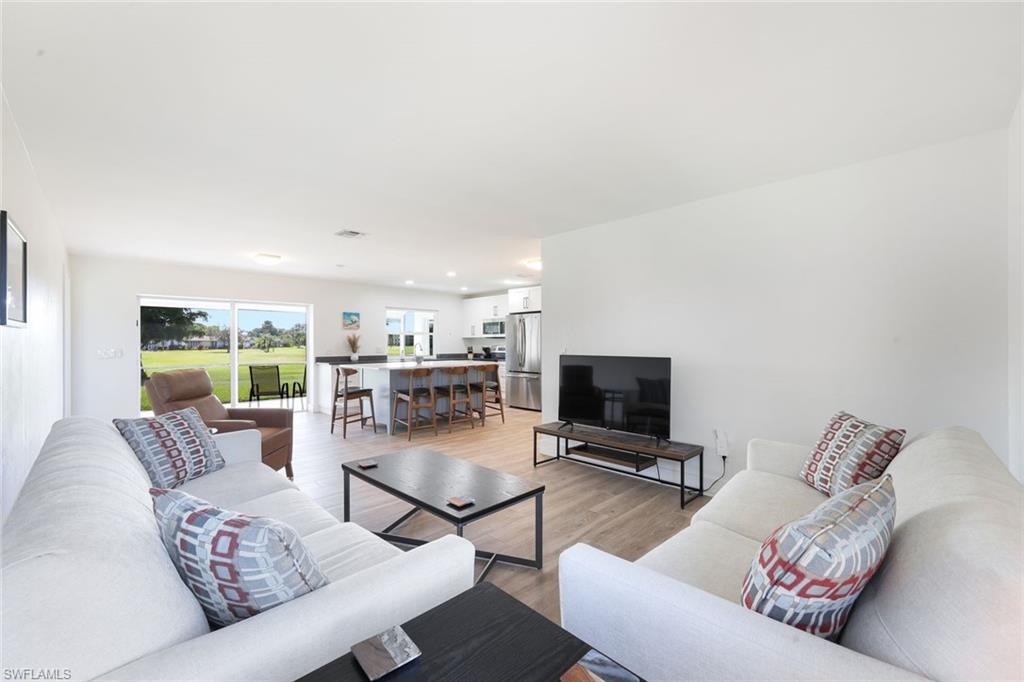 4193 Lakewood BLVD # 15 Unit: E-15
