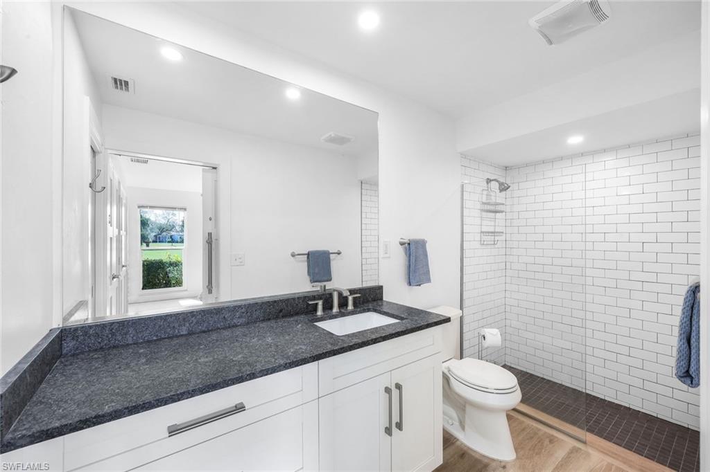 4193 Lakewood BLVD # 15 Unit: E-15