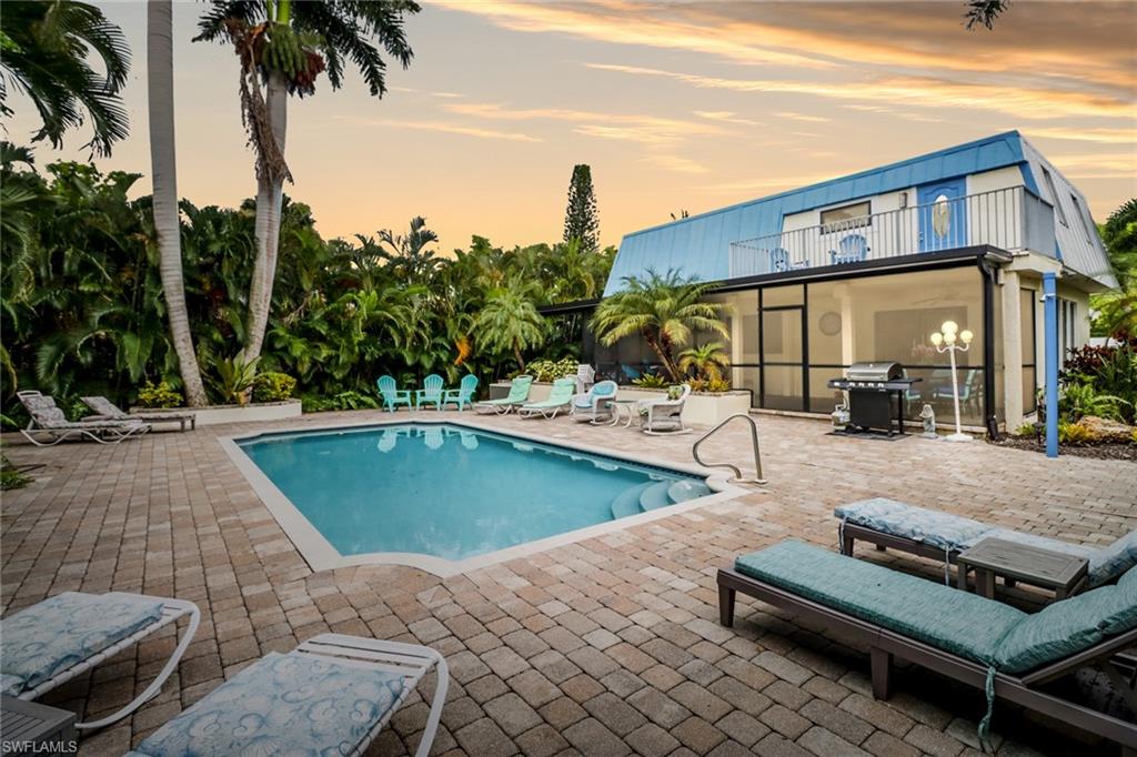 1147 Rainbow DR