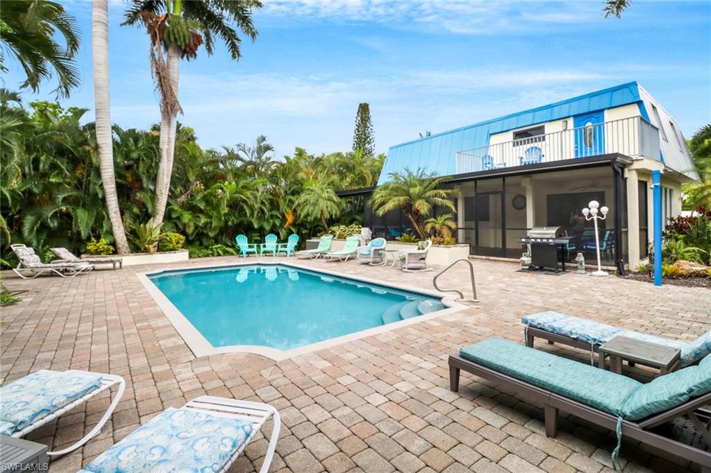 1147 Rainbow DR