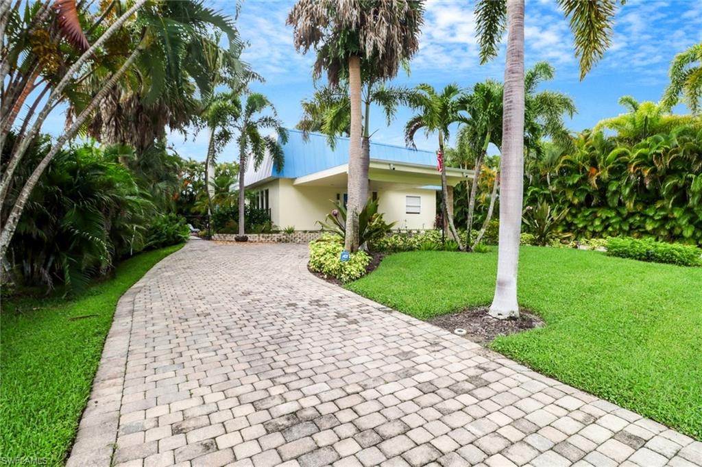 1147 Rainbow DR