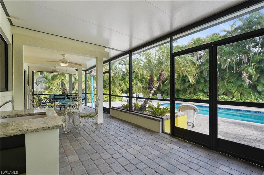 1147 Rainbow DR