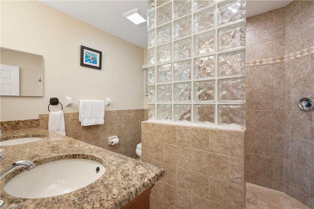 1147 Rainbow DR