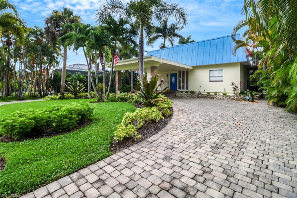 1147 Rainbow DR