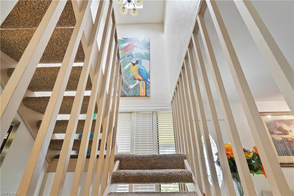 1147 Rainbow DR