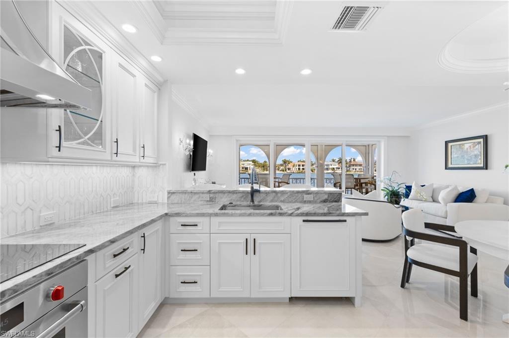 4000 Gulf Shore BLVD N # 1500