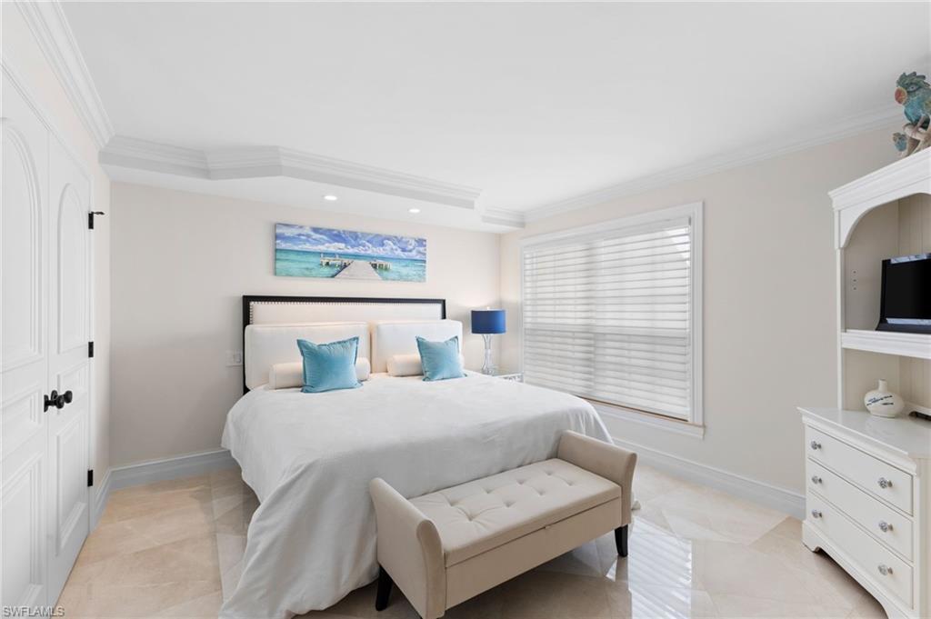 4000 Gulf Shore BLVD N # 1500