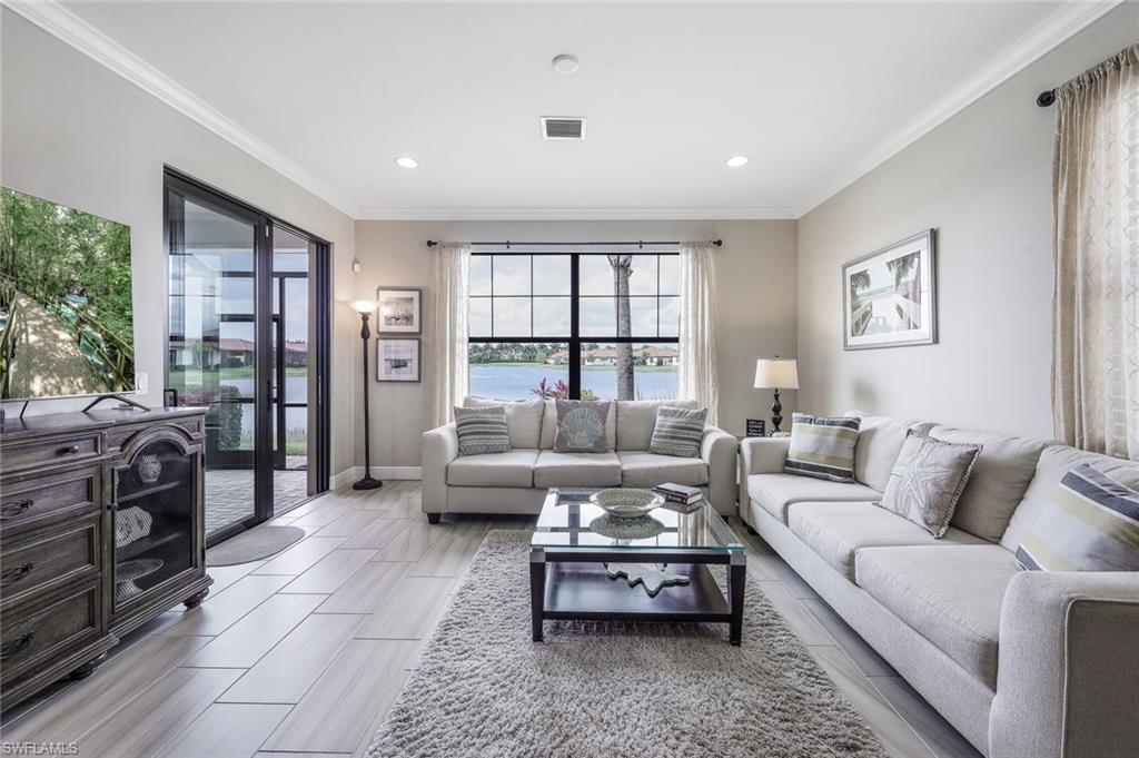 1565 Oceania DR S