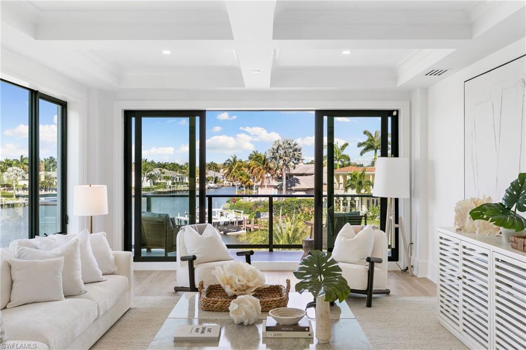 1820 GULF SHORE BLVD N # 301