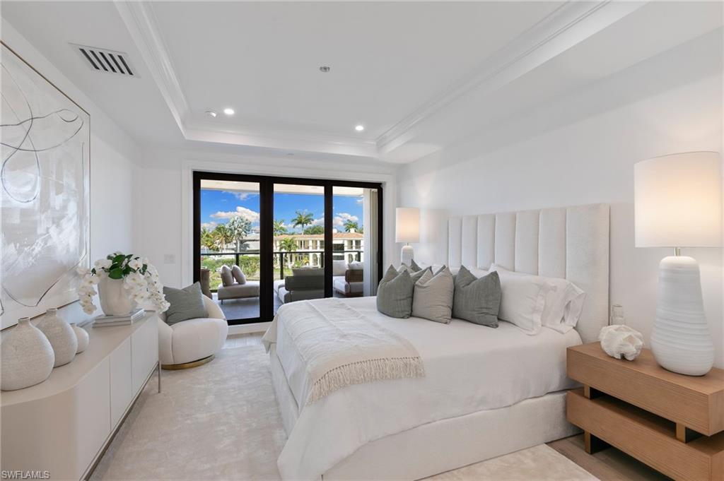 1820 GULF SHORE BLVD N # 301