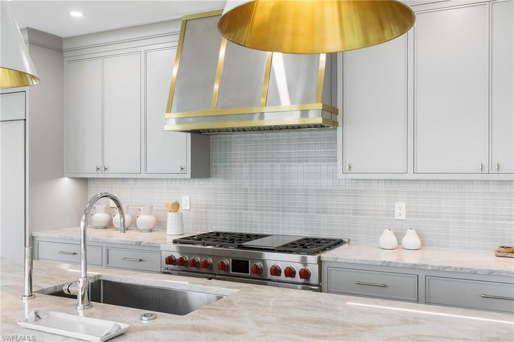 1820 GULF SHORE BLVD N # 301