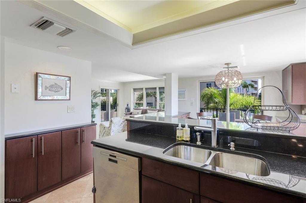 4451 Gulf Shore BLVD N # 405