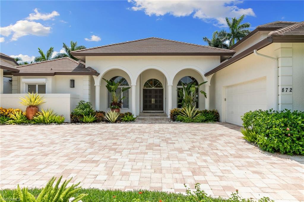 872 Inlet DR