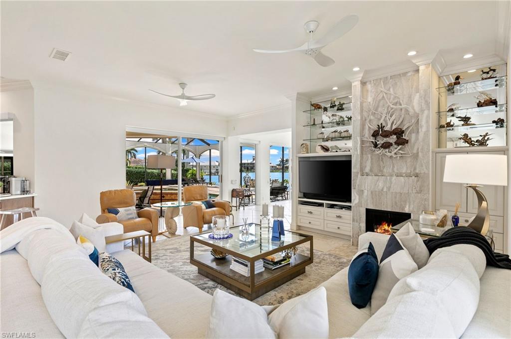 872 Inlet DR