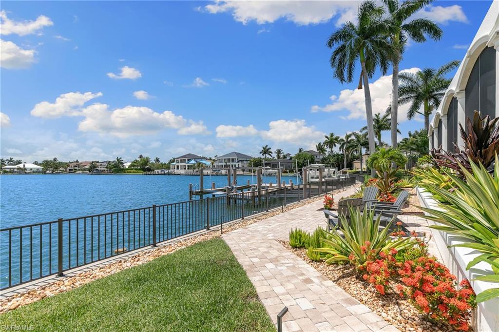 872 Inlet DR
