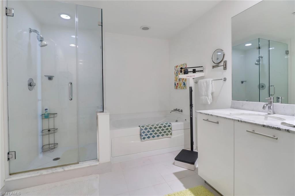 3000 Oasis Grand BLVD # 2403