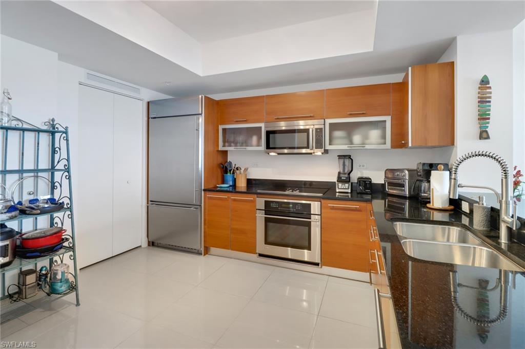 3000 Oasis Grand BLVD # 2403