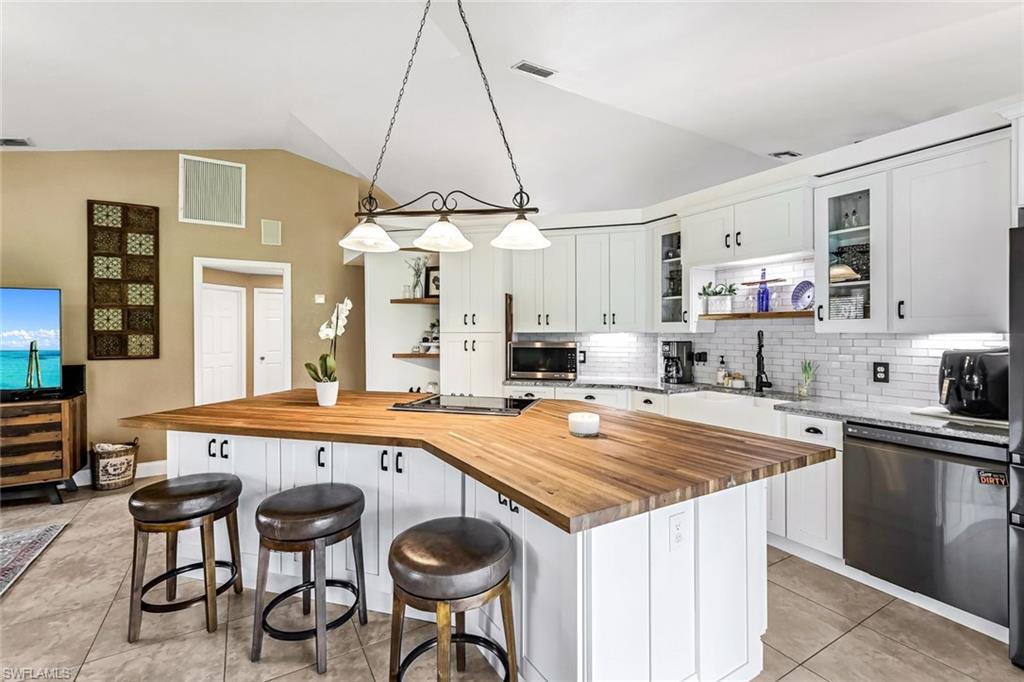 1380 24th AVE NE