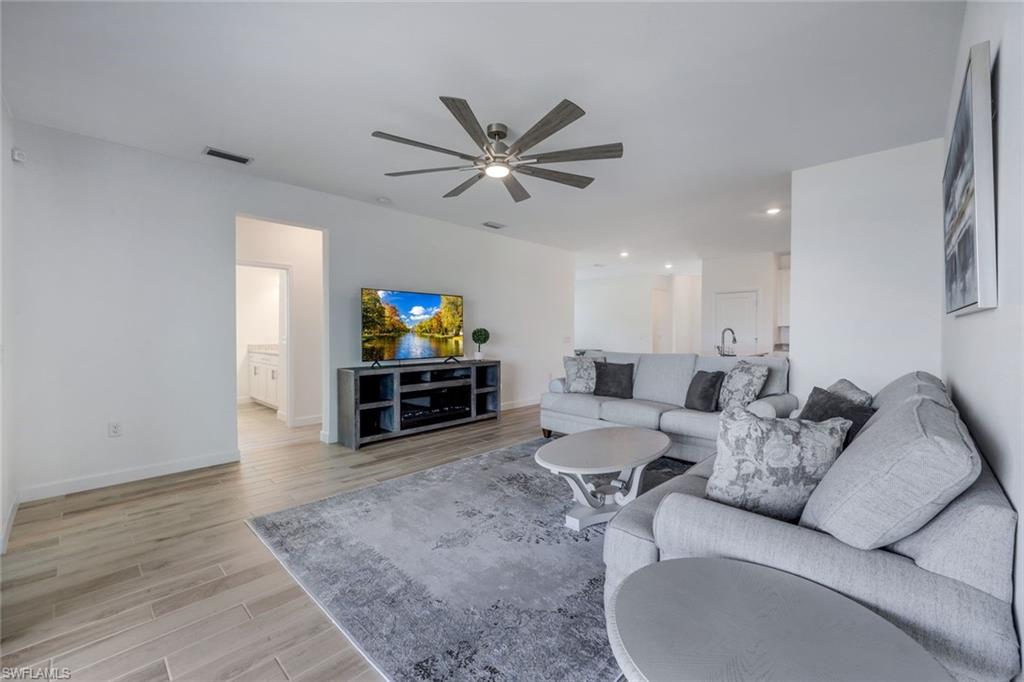 1439 Birdie DR