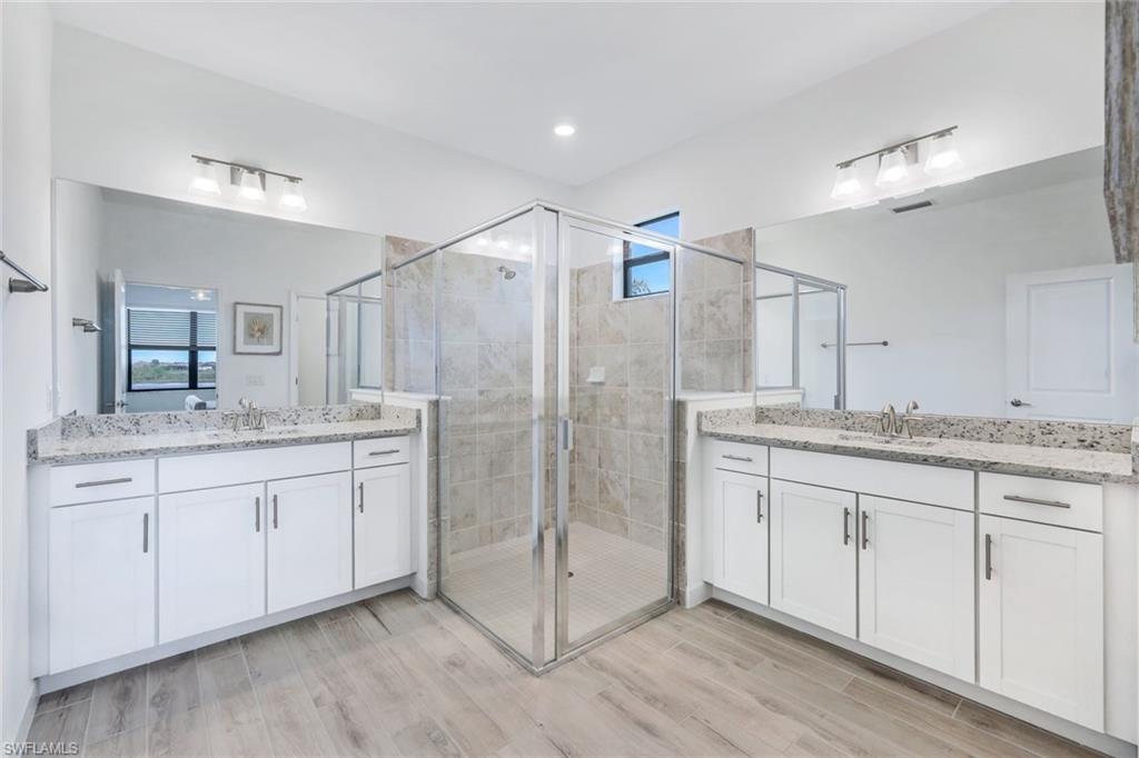 1439 Birdie DR