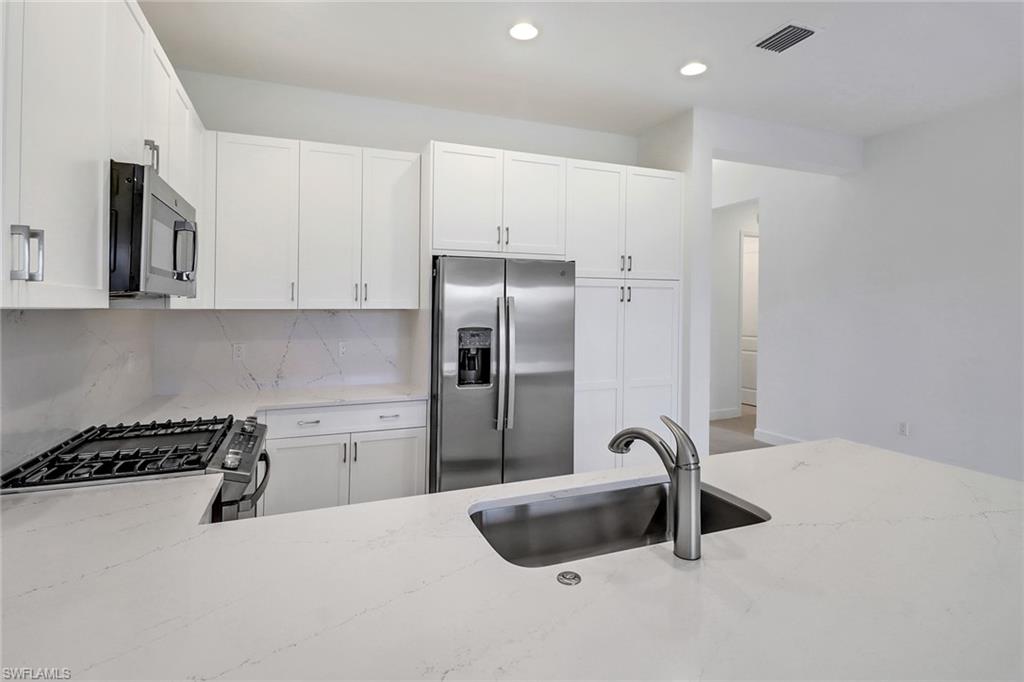 20176 Camellia Crosse LN