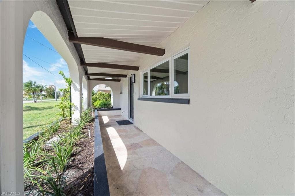 6128 Cocos DR