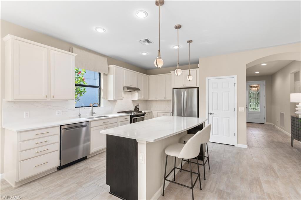 7370 Mockingbird CT