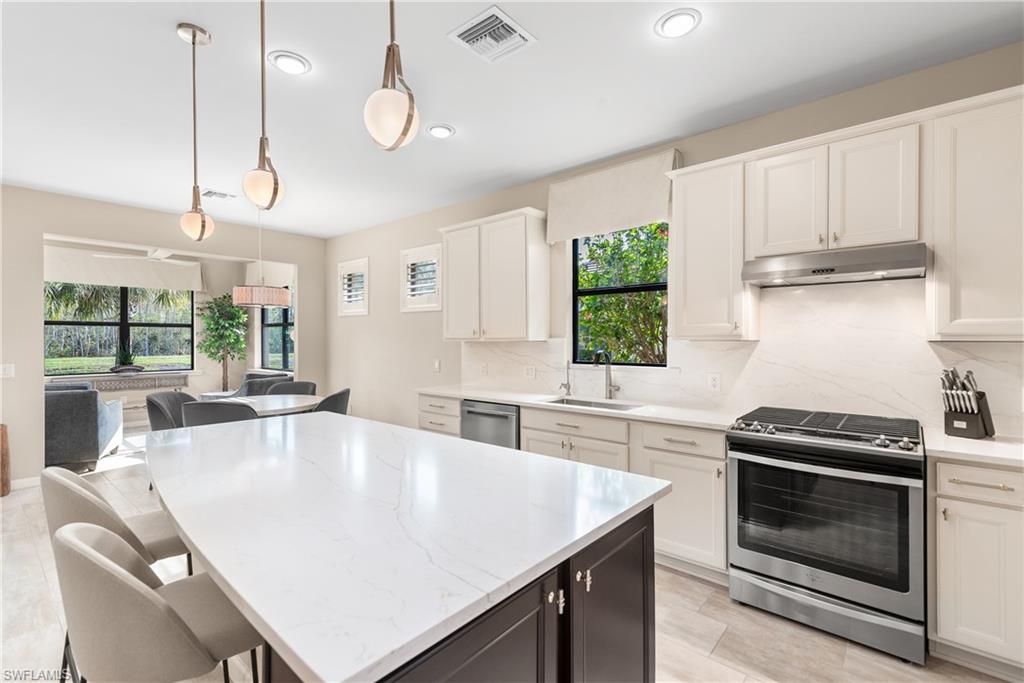 7370 Mockingbird CT