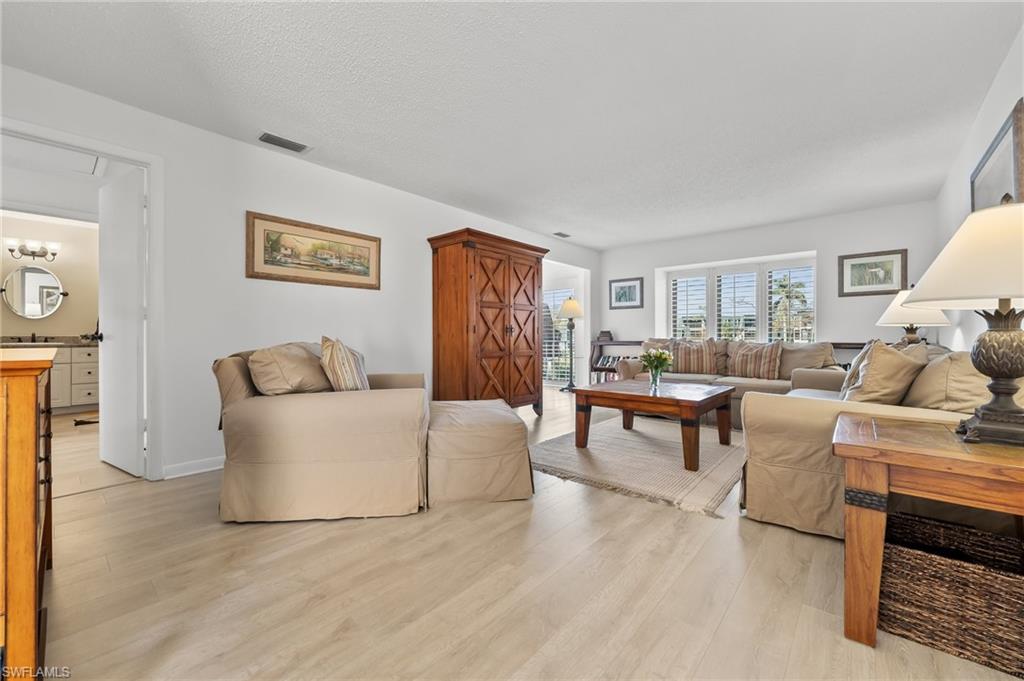 426 Meadowlark LN # 426B