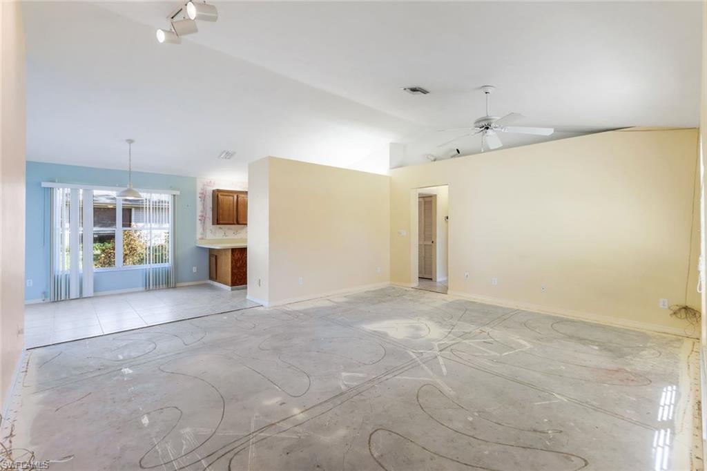 4022 Lupine LN