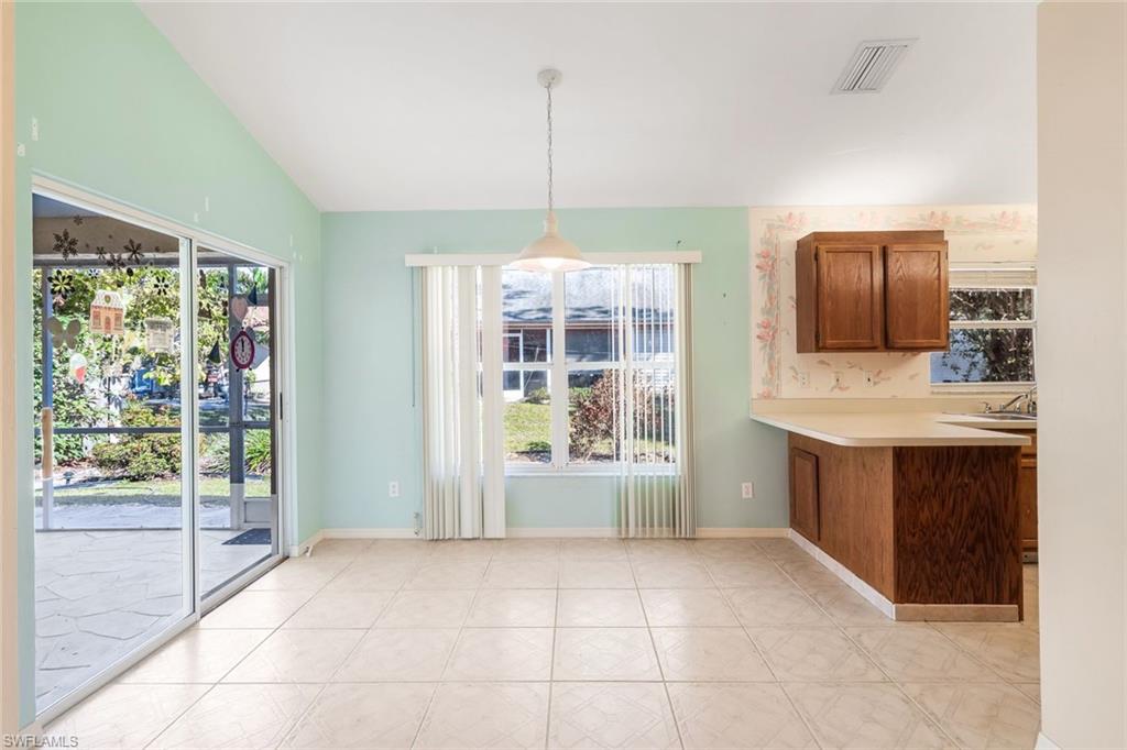 4022 Lupine LN