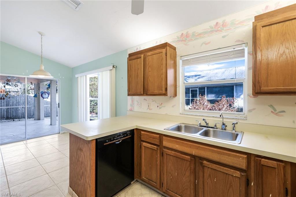 4022 Lupine LN