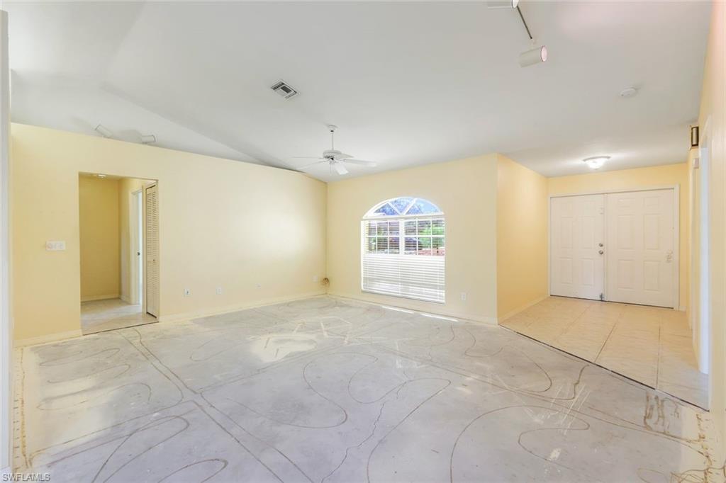 4022 Lupine LN