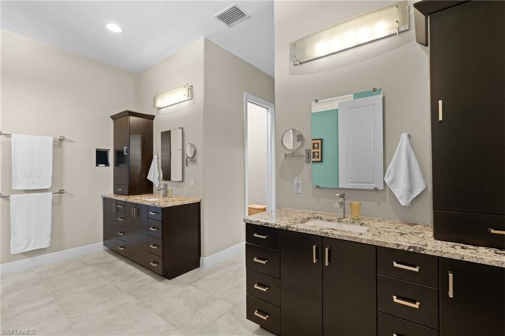 5265 Tamiami CT