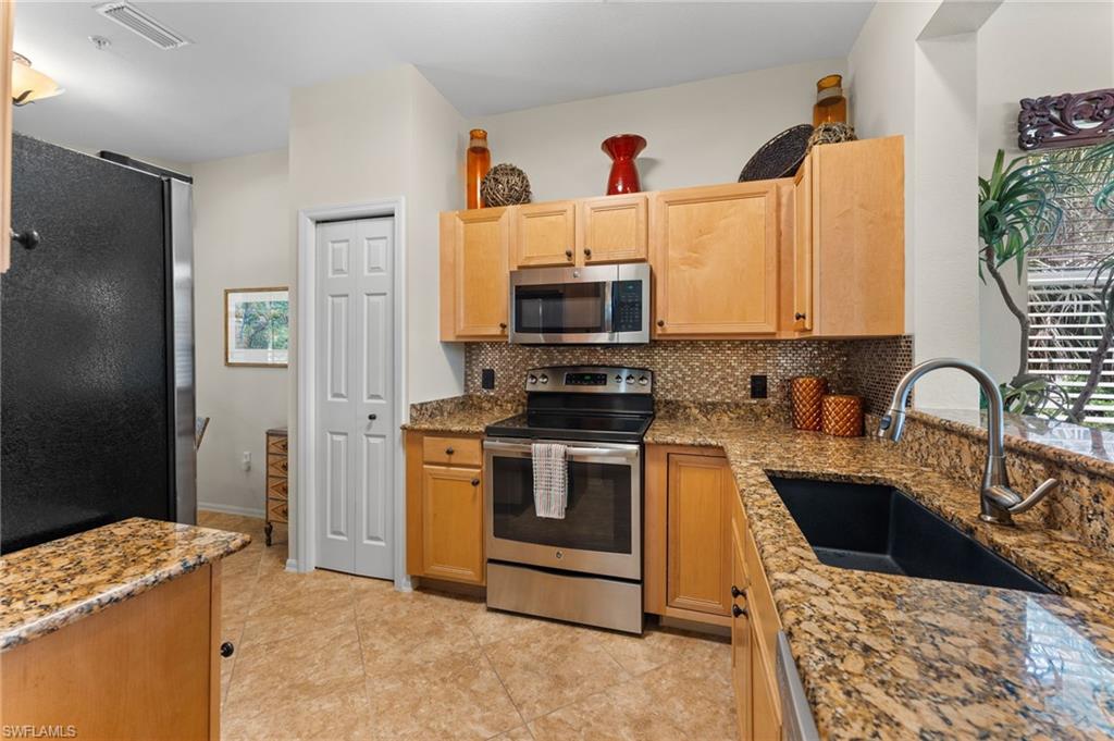 2350 Carrington CT # 201