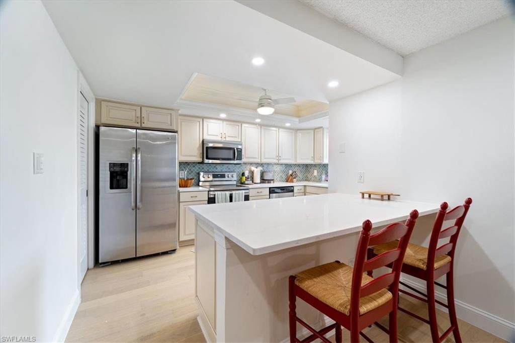 955 Palm View DR # B206