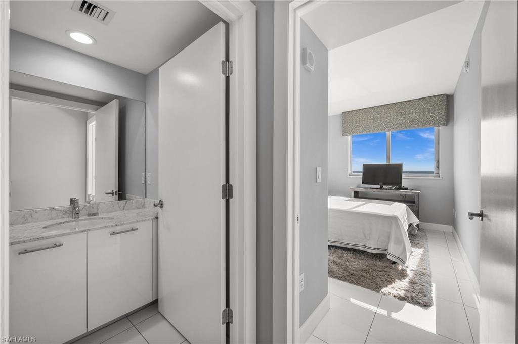 3000 Oasis Grand BLVD # 2103
