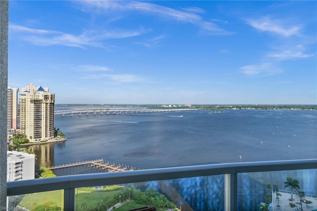 3000 Oasis Grand BLVD # 2103
