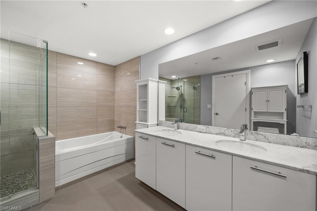 3000 Oasis Grand BLVD # 2103